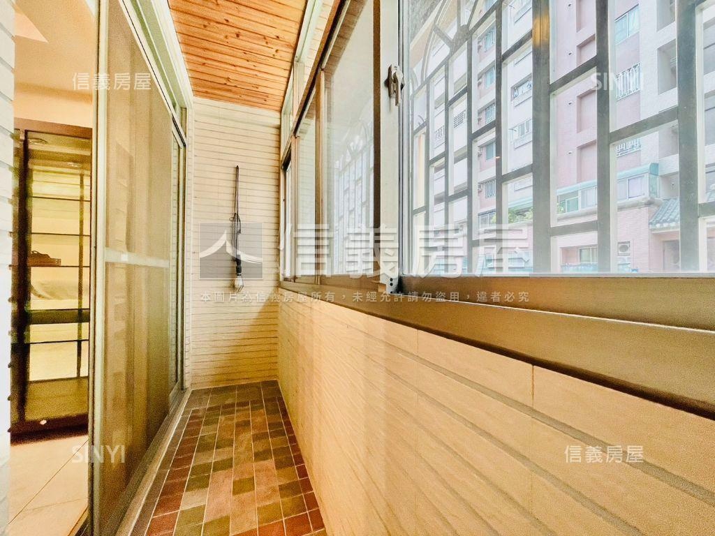 東區仁東街｜稀有燙金店住房屋室內格局與周邊環境