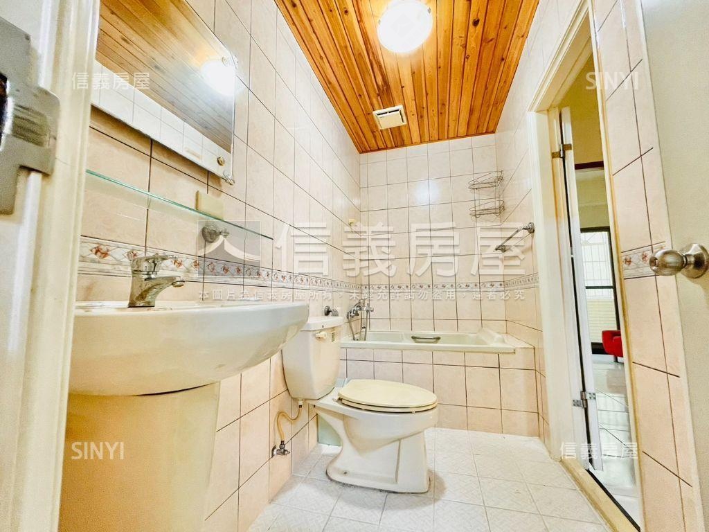 東區仁東街｜稀有燙金店住房屋室內格局與周邊環境