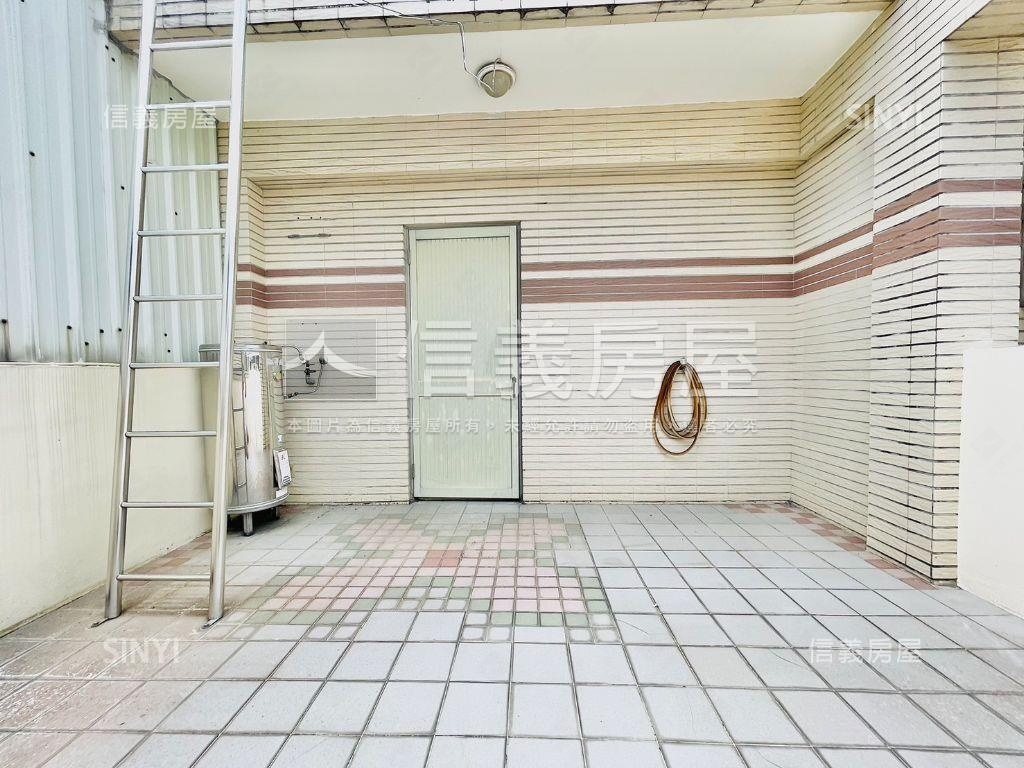 東區仁東街｜稀有燙金店住房屋室內格局與周邊環境