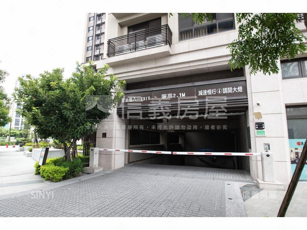 中路竹城三房有車位房屋室內格局與周邊環境