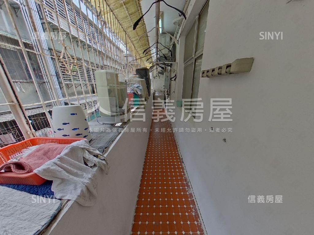 近捷運稀有三樓★邊間３房房屋室內格局與周邊環境