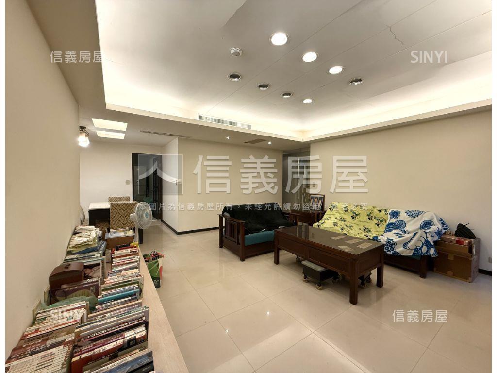 區公所正面公園－雅致溫居房屋室內格局與周邊環境