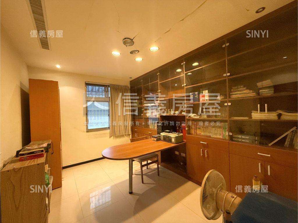 區公所正面公園－雅致溫居房屋室內格局與周邊環境