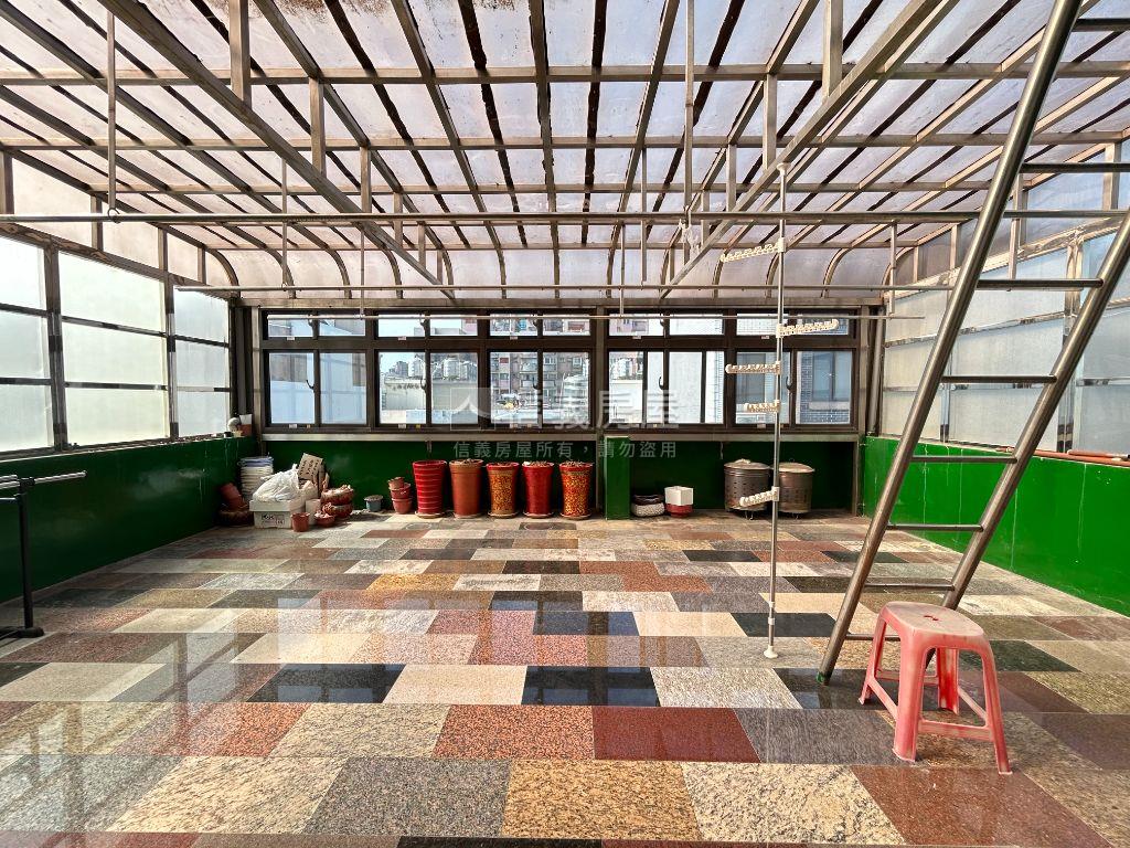 新街溪畔．電梯透店別墅房屋室內格局與周邊環境
