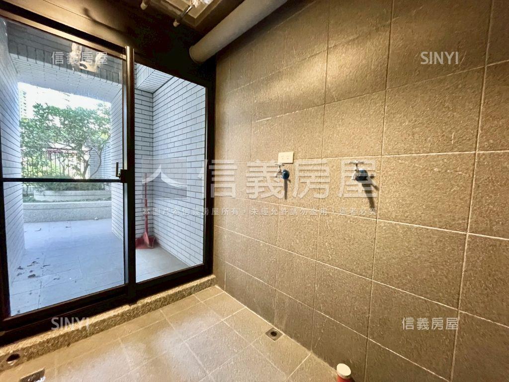 宏台敦旭三房雙平車露臺戶房屋室內格局與周邊環境