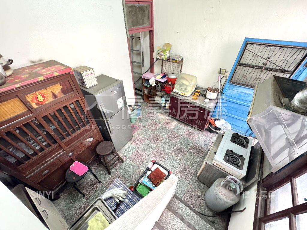 專任正中興路二段透店房屋室內格局與周邊環境