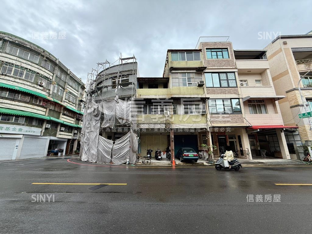 鳳山正路騎樓透天房屋室內格局與周邊環境