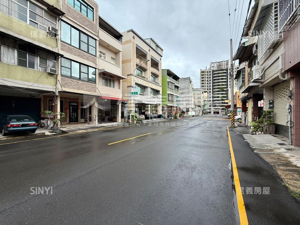鳳山正路騎樓透天房屋室內格局與周邊環境
