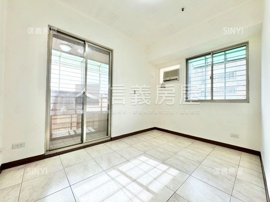 邊間好採光兩房附車位房屋室內格局與周邊環境