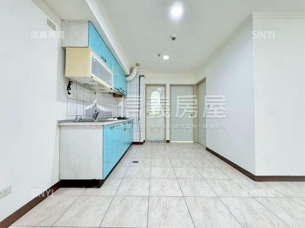 邊間好採光兩房附車位房屋室內格局與周邊環境