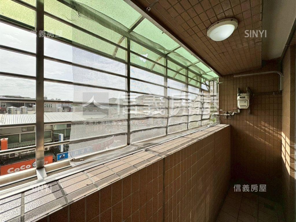 邊間好採光兩房附車位房屋室內格局與周邊環境