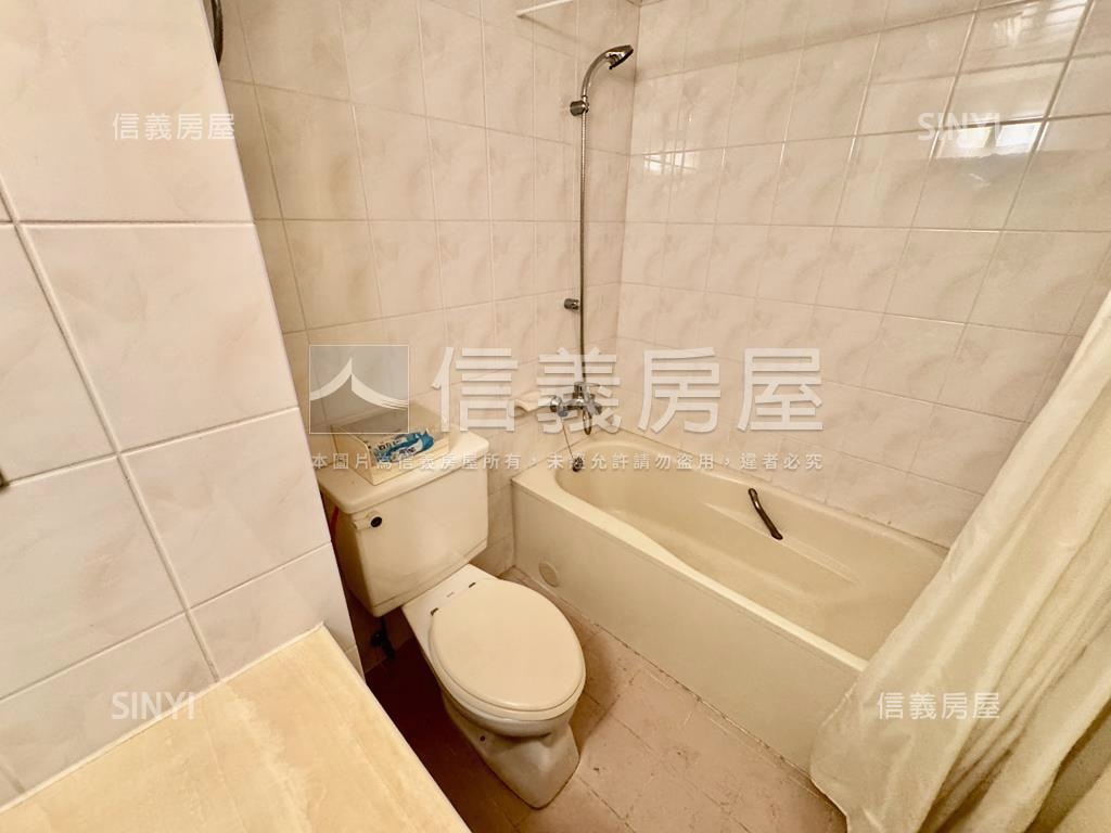 國泰瑞士花園四房車位房屋室內格局與周邊環境
