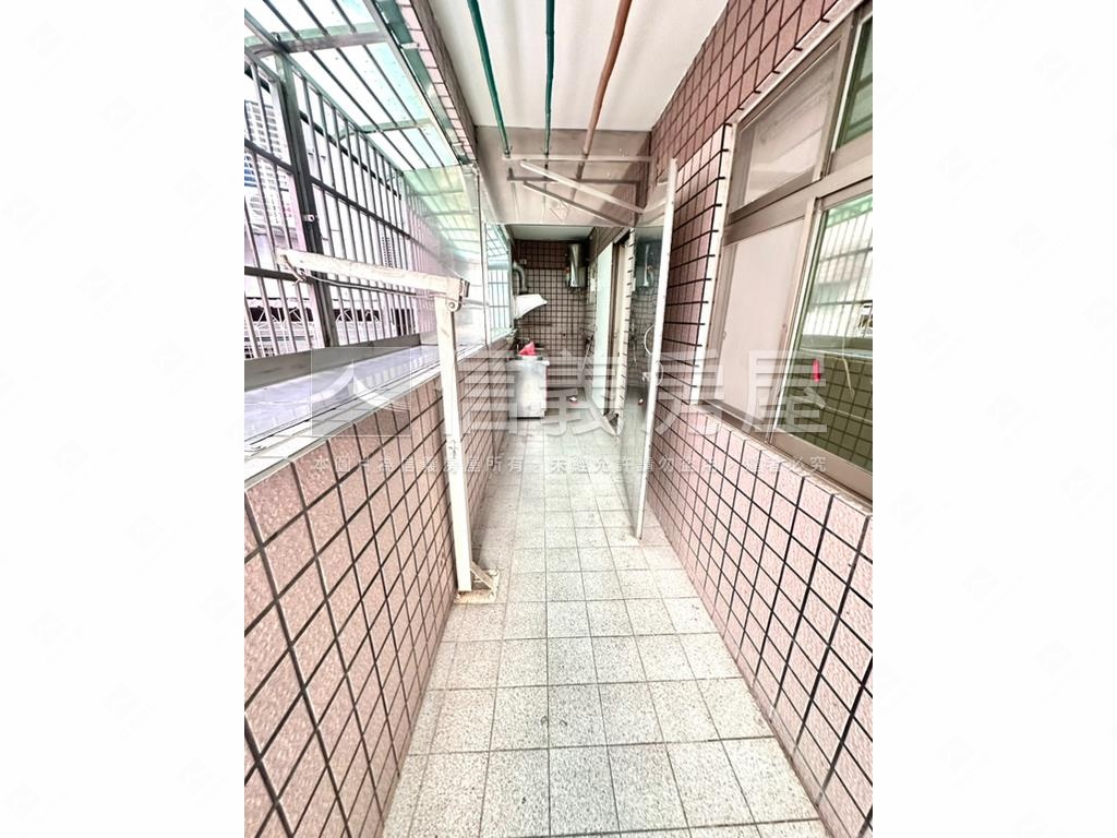 迴龍捷運四房大空間房屋室內格局與周邊環境