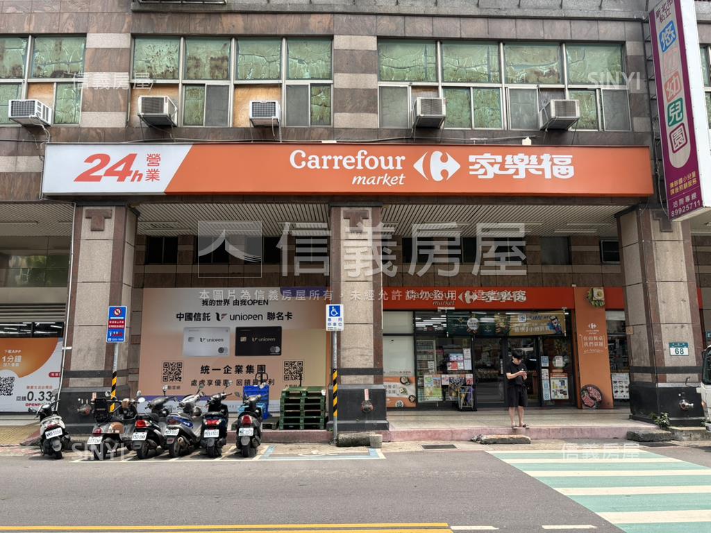 中榮街金店面房屋室內格局與周邊環境