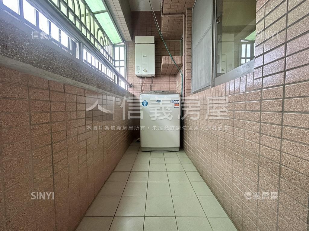 陽光公園三房平車房屋室內格局與周邊環境
