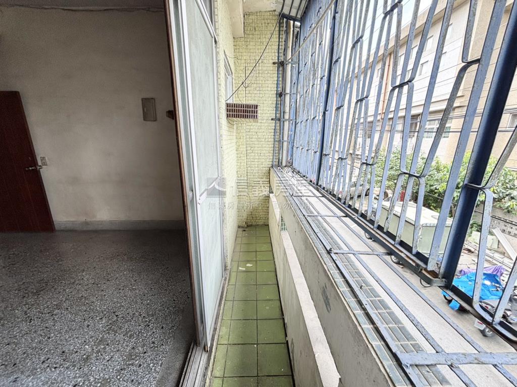 低總價學區旁活路孝親透天房屋室內格局與周邊環境