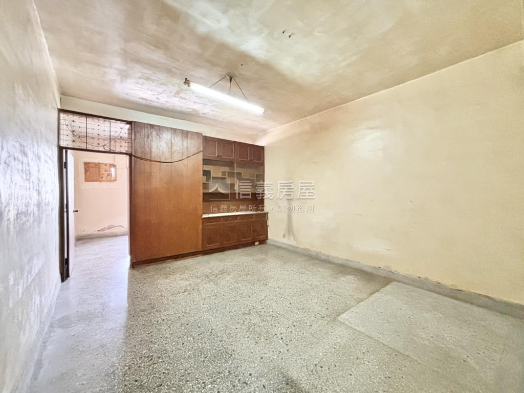 低總價學區旁活路孝親透天房屋室內格局與周邊環境