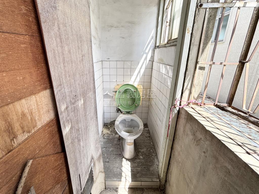低總價學區旁活路孝親透天房屋室內格局與周邊環境