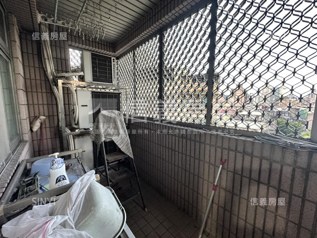 面公園台大翰林四房車位房屋室內格局與周邊環境