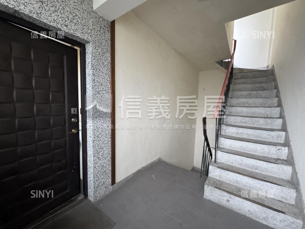 近內科熱門收租頂加房屋室內格局與周邊環境