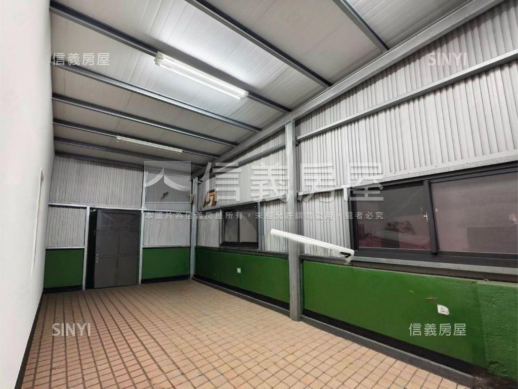 高醫｜商五｜邊間金透店房屋室內格局與周邊環境