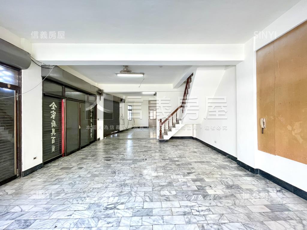 全聯旁約４２地坪角窗店面房屋室內格局與周邊環境