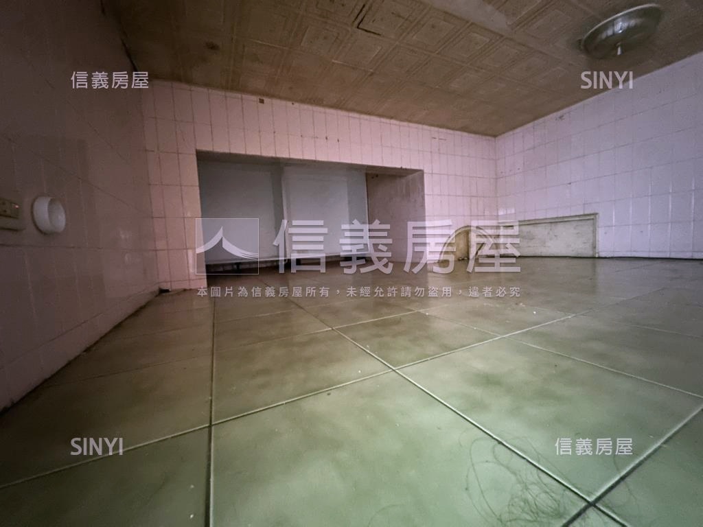 民義三角窗面寬金店面房屋室內格局與周邊環境
