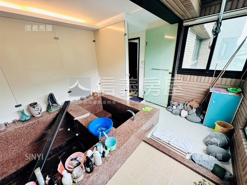 山水天下溫泉景觀坡平車位房屋室內格局與周邊環境