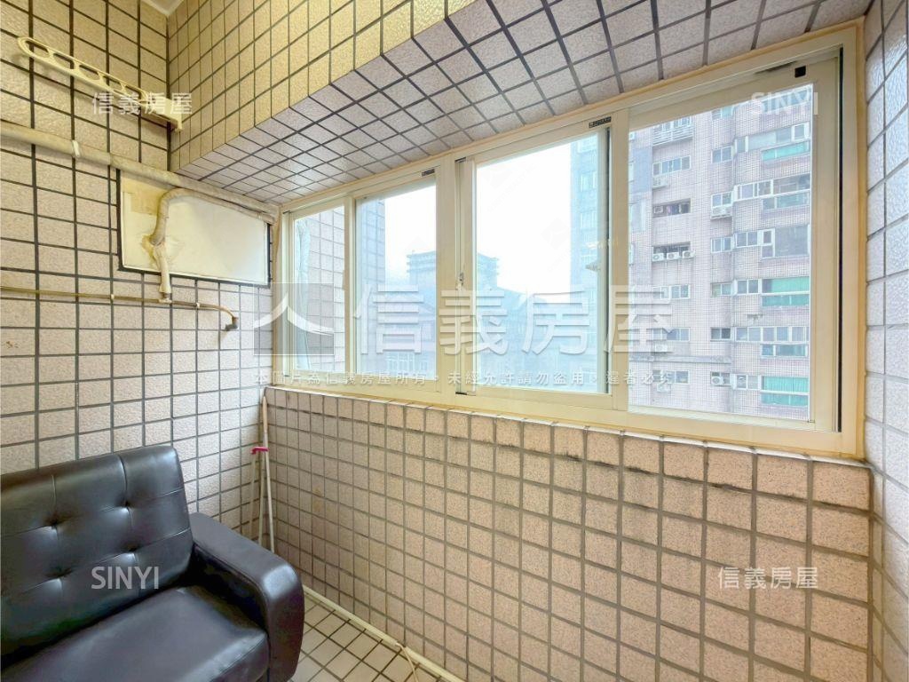 摩天鎮高樓溫馨美三房車位房屋室內格局與周邊環境