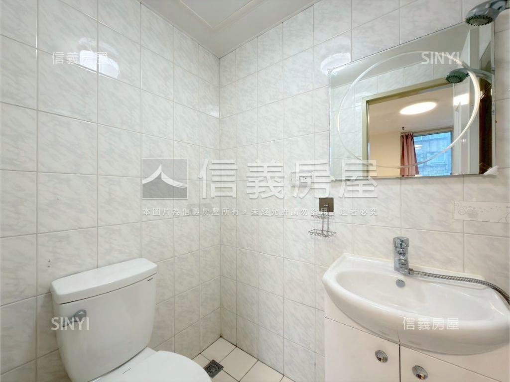 摩天鎮高樓溫馨美三房車位房屋室內格局與周邊環境