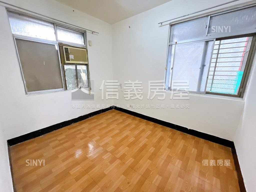 近捷運黃金３樓房屋室內格局與周邊環境