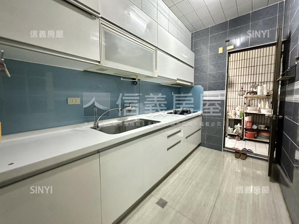 凹子底高樓景觀裝潢豪邸房屋室內格局與周邊環境