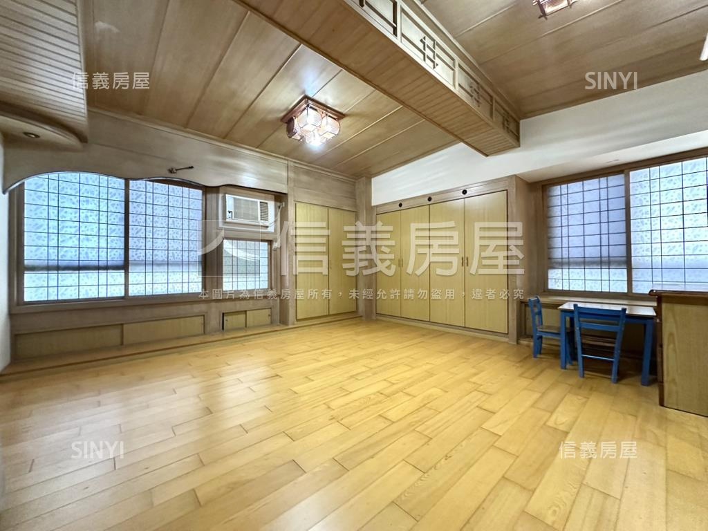 凹子底高樓景觀裝潢豪邸房屋室內格局與周邊環境