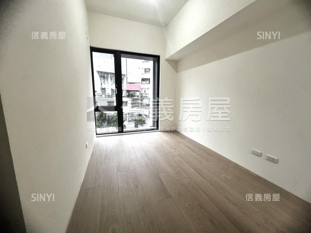 南京復興ＳＲＣ三房車位房屋室內格局與周邊環境