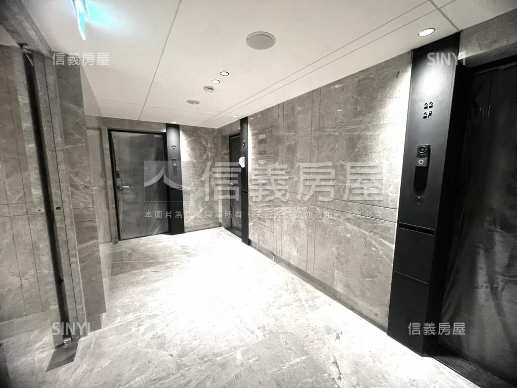 南京復興ＳＲＣ三房車位房屋室內格局與周邊環境