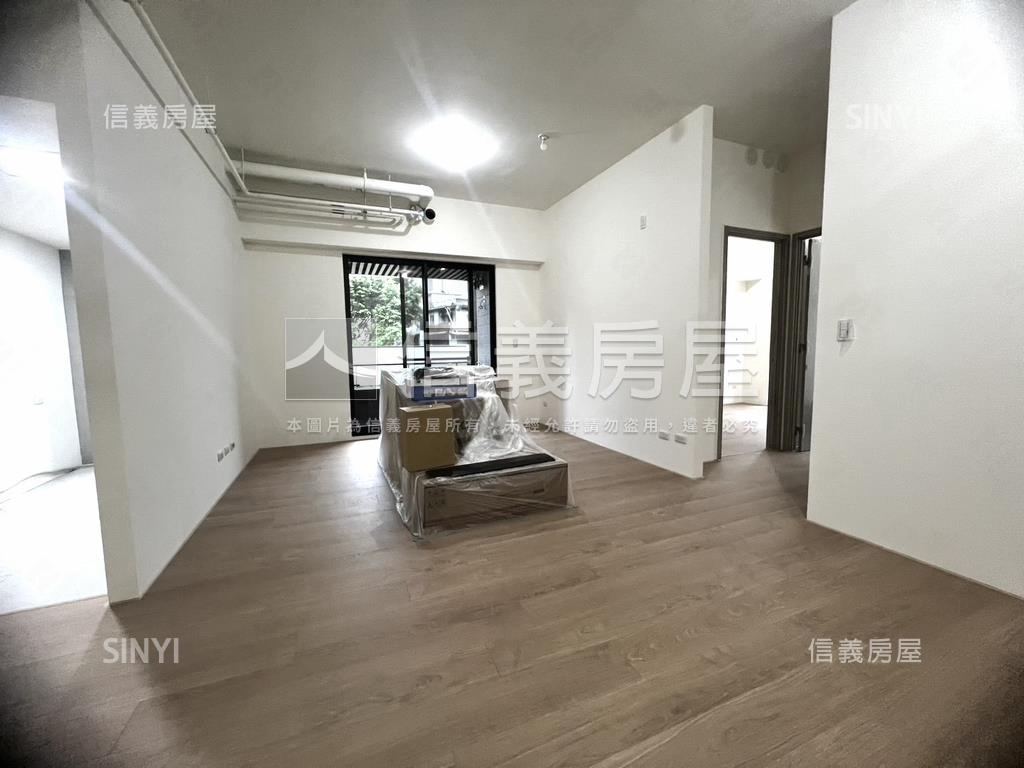 南京復興ＳＲＣ三房車位房屋室內格局與周邊環境