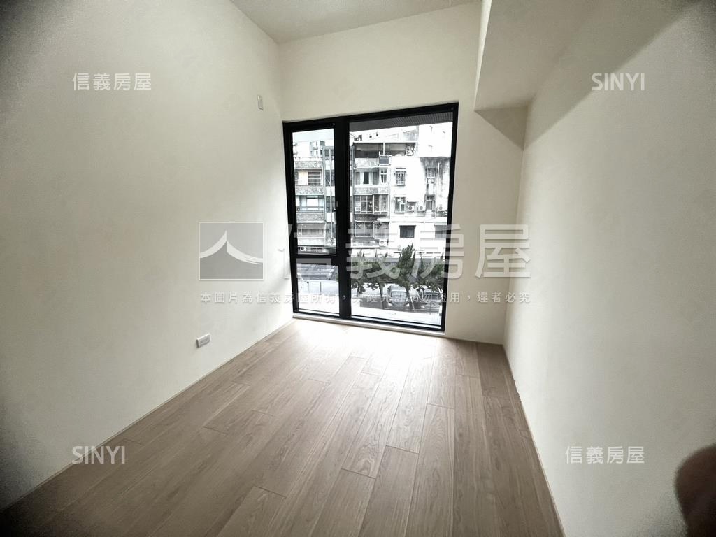 南京復興ＳＲＣ三房車位房屋室內格局與周邊環境