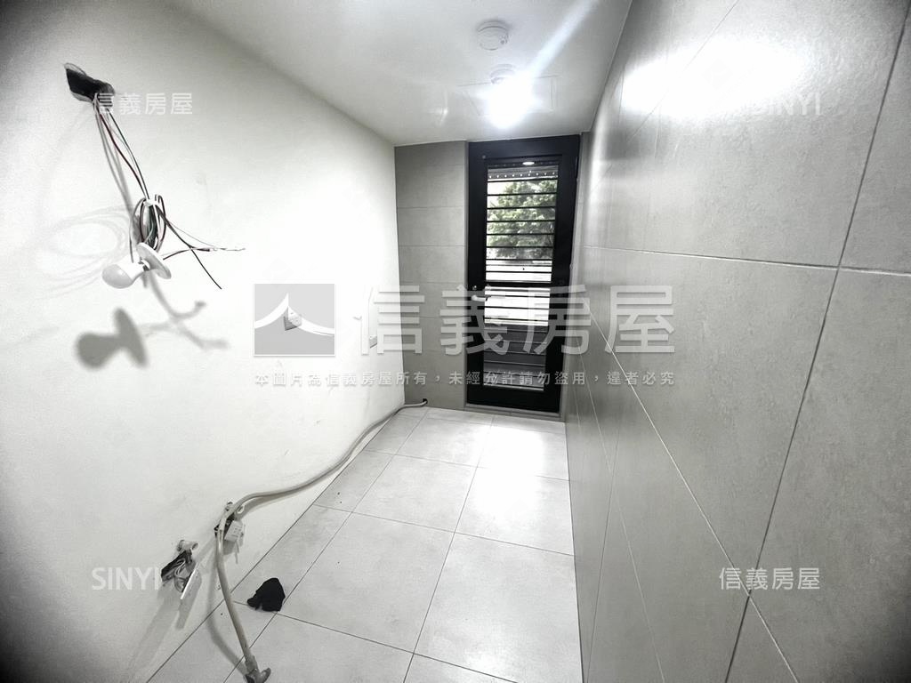 南京復興ＳＲＣ三房車位房屋室內格局與周邊環境