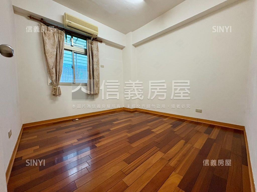 蘆洲長安華廈電梯四房房屋室內格局與周邊環境