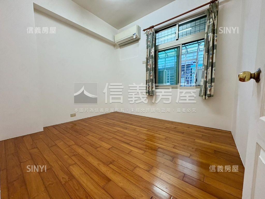 蘆洲長安華廈電梯四房房屋室內格局與周邊環境