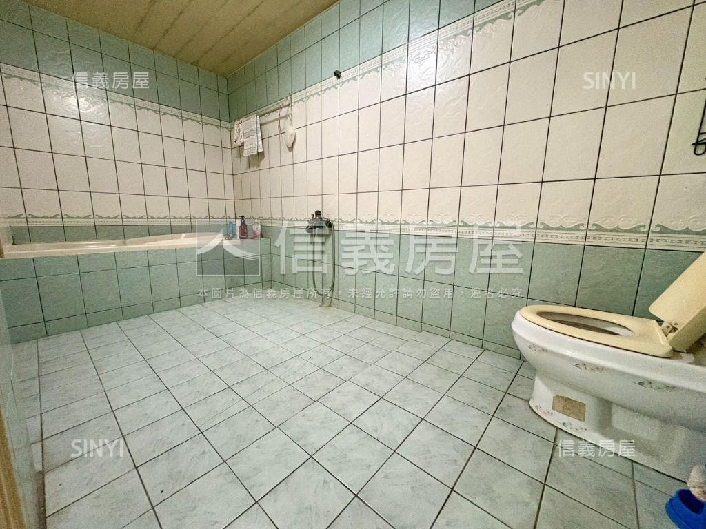 蘆洲長安華廈電梯四房房屋室內格局與周邊環境