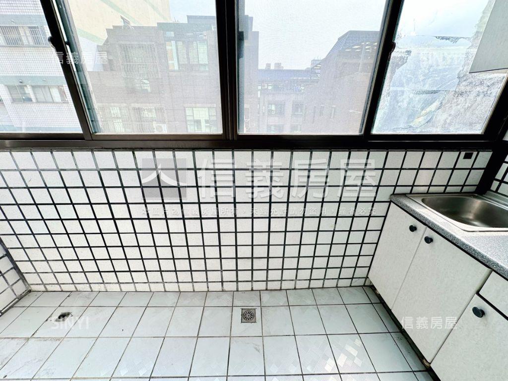 近市政府大間套房附平車位房屋室內格局與周邊環境