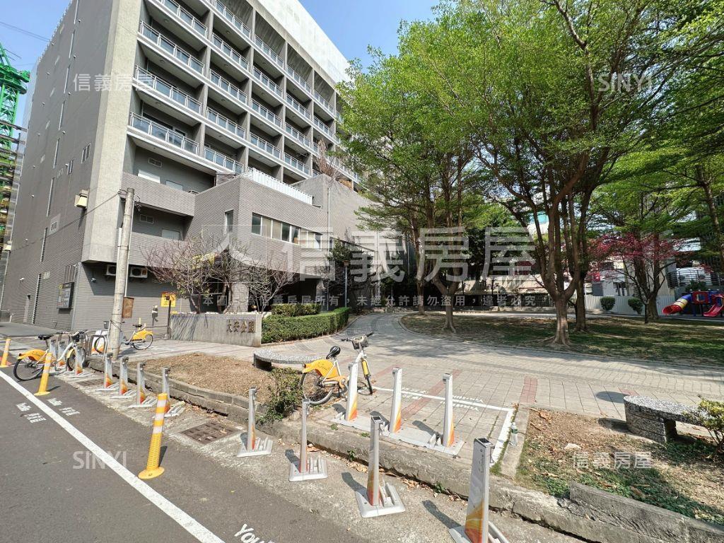 近市政府大間套房附平車位房屋室內格局與周邊環境