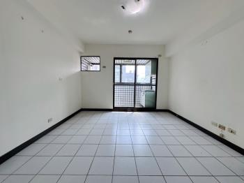 近市政府大間套房附平車位