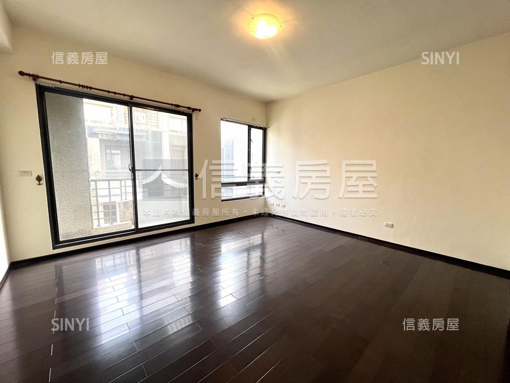 鄭子寮質感明亮車墅房屋室內格局與周邊環境
