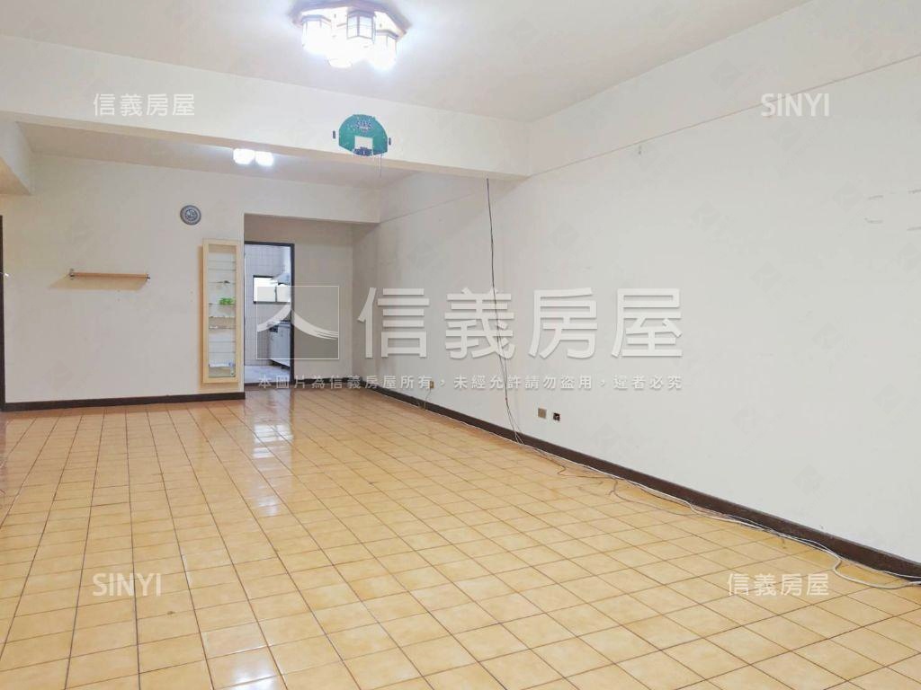 稀有釋出三房房屋室內格局與周邊環境