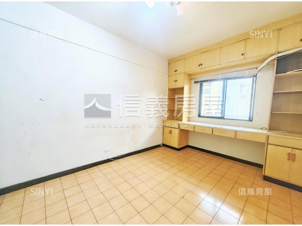 稀有釋出三房房屋室內格局與周邊環境
