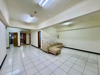 頂溪｜朗闊電梯兩房