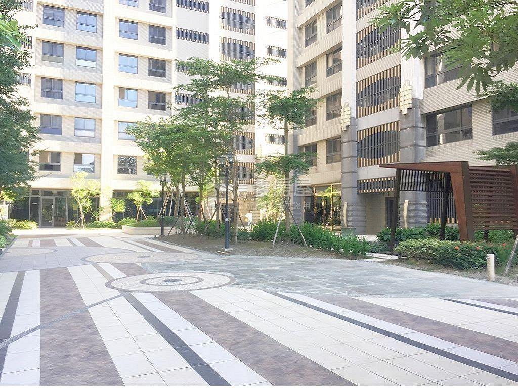 四季水樣頂樓優美景觀房屋室內格局與周邊環境