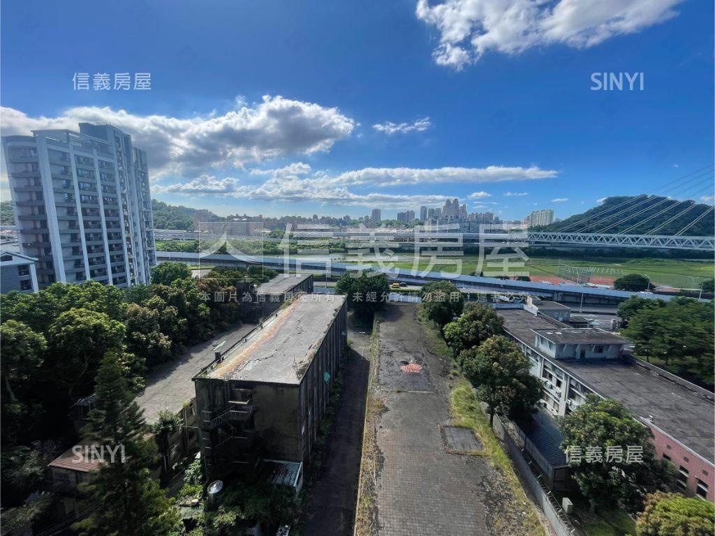 專任央北河景２房車位房屋室內格局與周邊環境